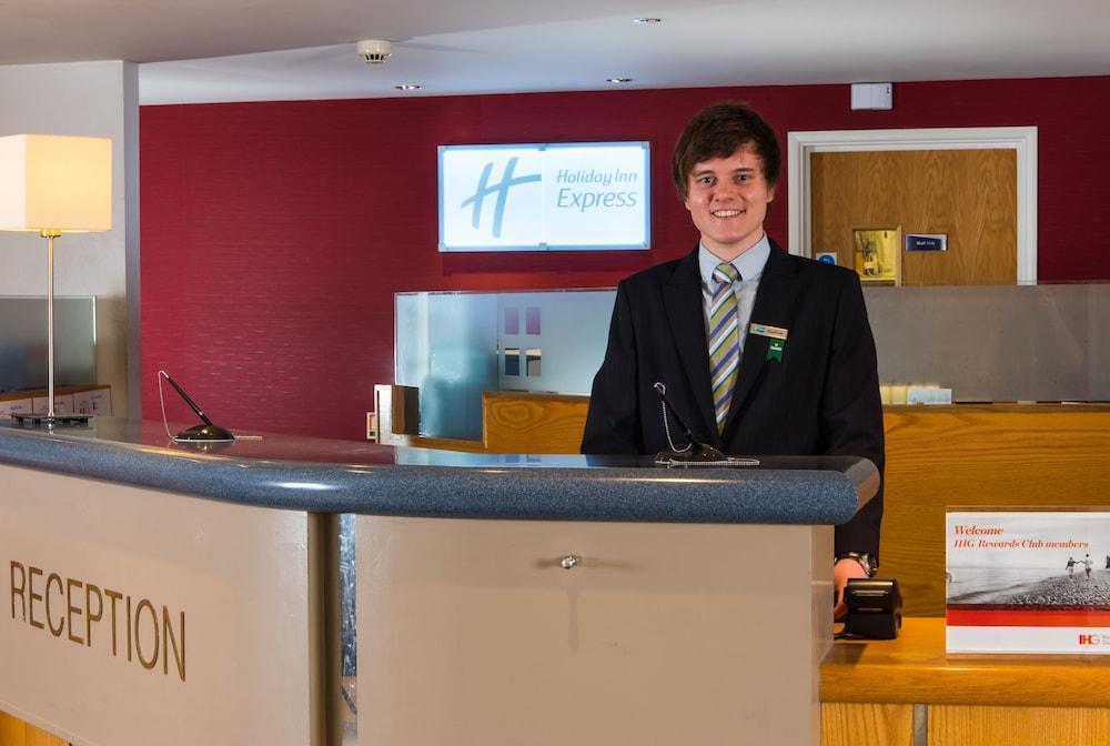 Holiday Inn Express Inverness By Ihg Buitenkant foto