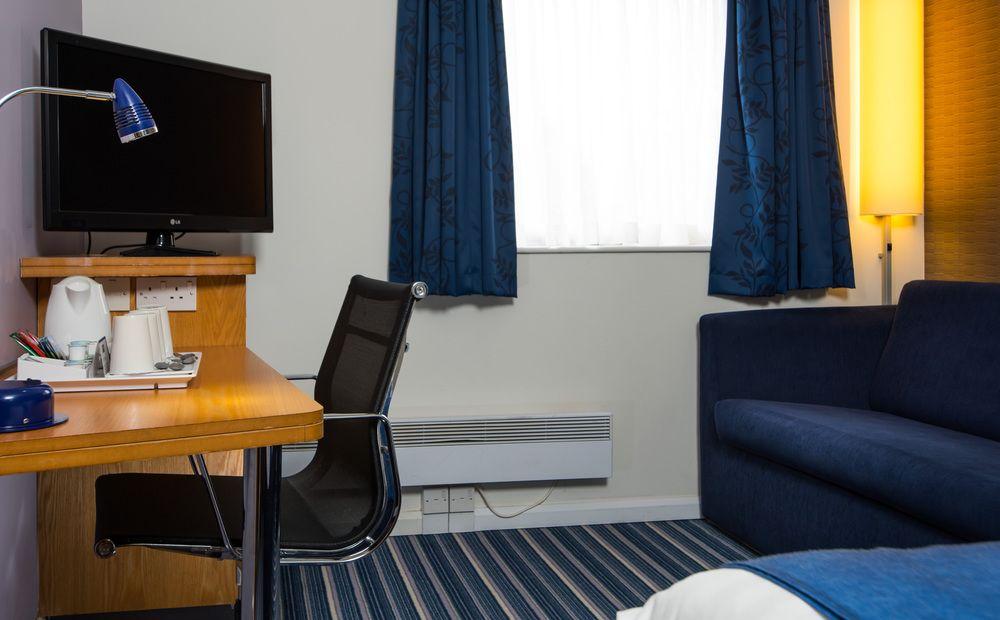 Holiday Inn Express Inverness By Ihg Buitenkant foto