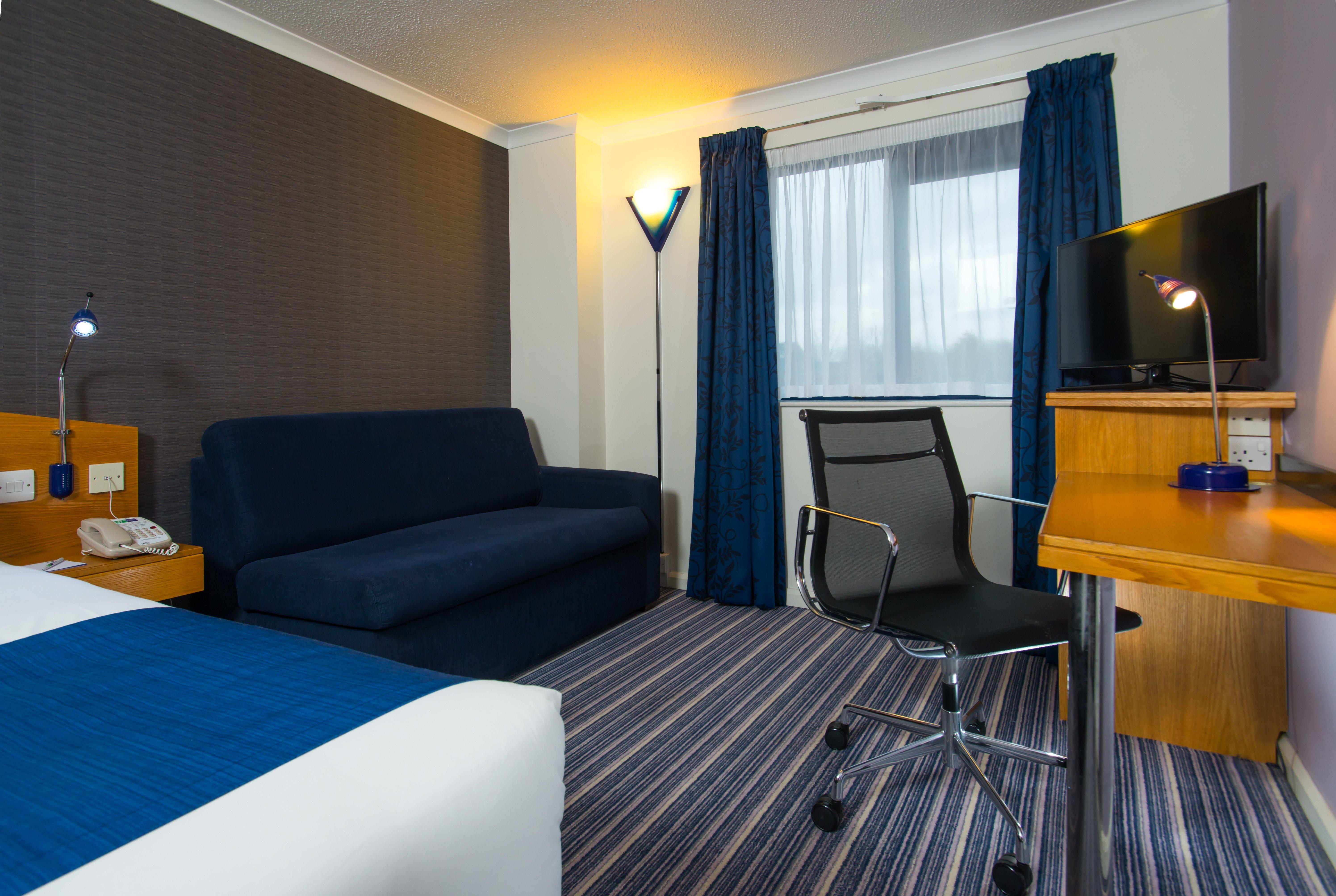 Holiday Inn Express Inverness By Ihg Buitenkant foto