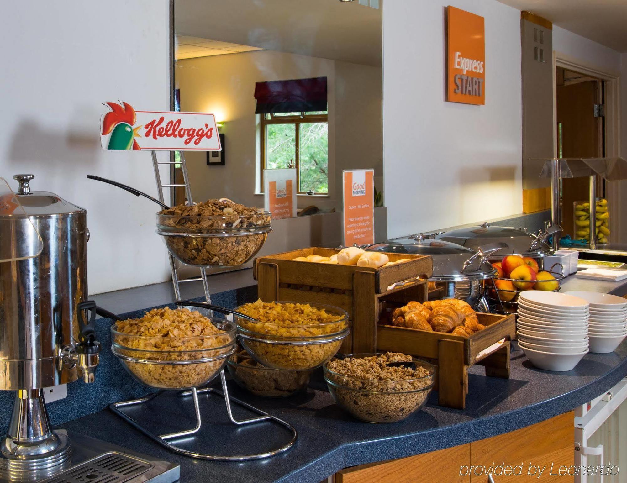 Holiday Inn Express Inverness By Ihg Buitenkant foto