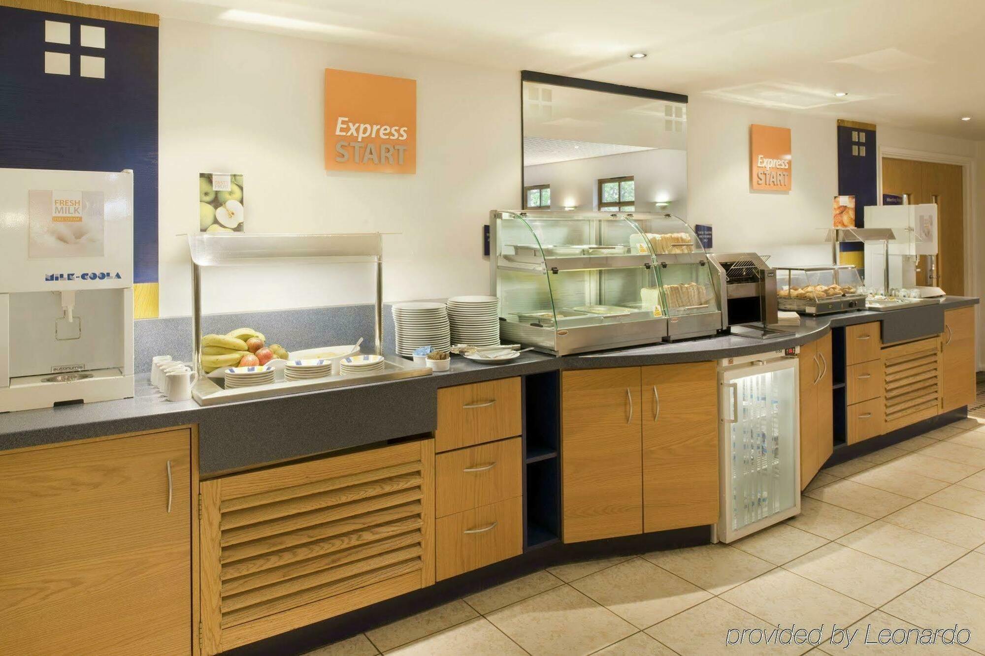 Holiday Inn Express Inverness By Ihg Buitenkant foto
